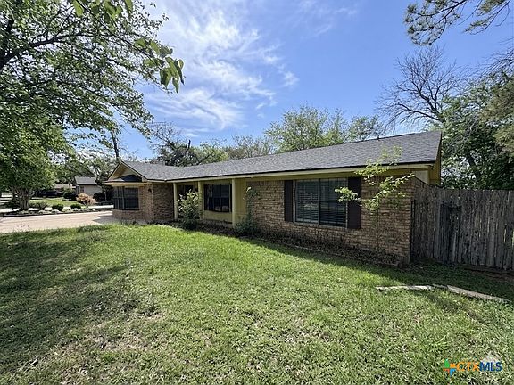 3rd image of 189 Woodland Trl