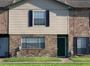 101 E Hospital Dr APT 4, Angleton, TX 77515