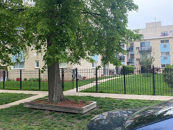 2nd image of 1240 W Farwell Ave APT 1A