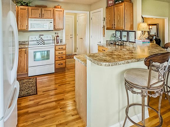 5th image of 123 Churchill Ln