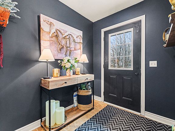 5th image of 819 Macpherson Rd