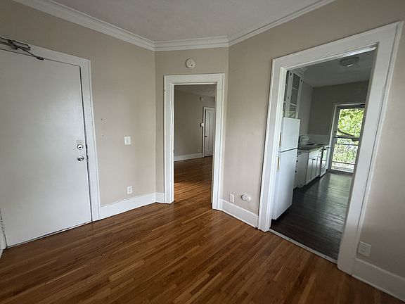 2nd image of 455-457 Post Ave #4