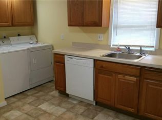 115 Chestnut St, Branford, CT 06405