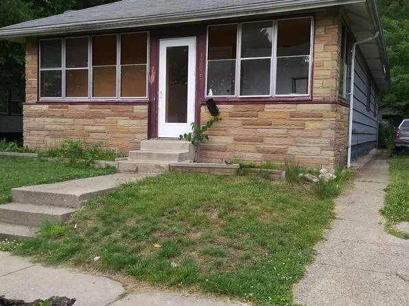 1306 Johnson St, South Bend, IN 46628