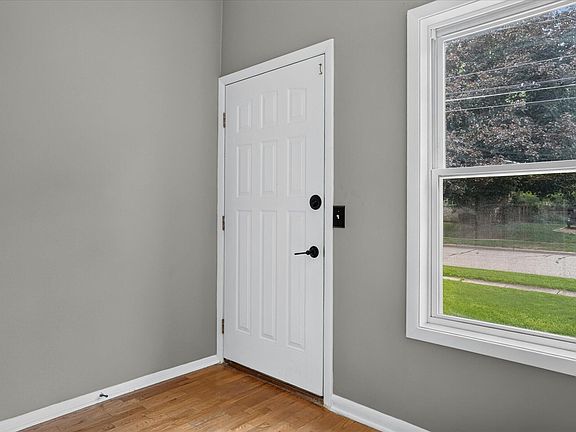 5th image of 5802 Montebello Ave