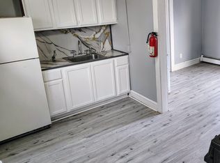12 Walnut St #B, Penns Grove, NJ 08069