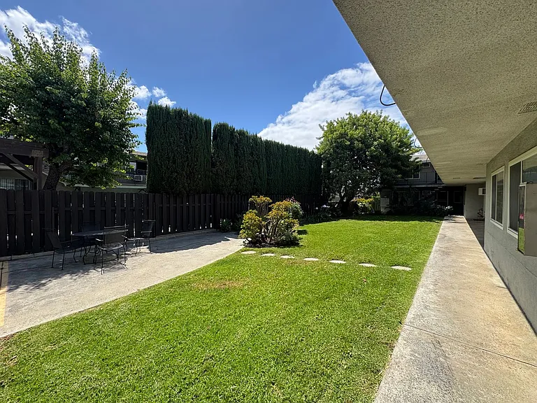 73 Esperanza Ave — Photo 2