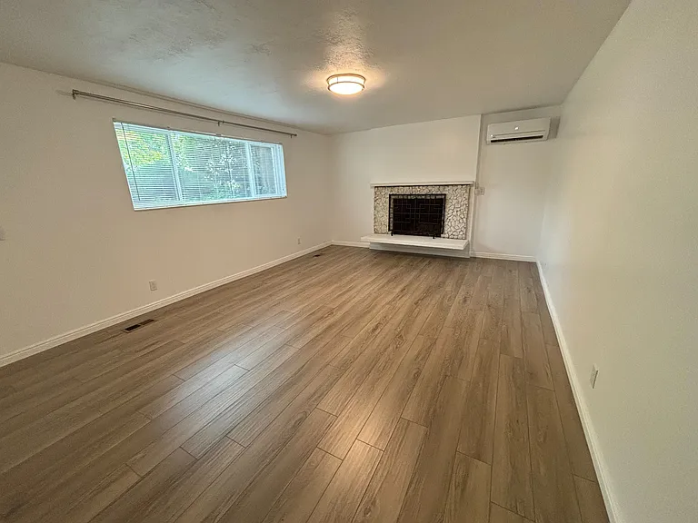 2483 E Blaine Ave #2 — Photo 3