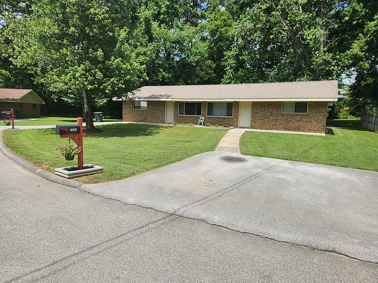 5050 Harley Ln #5050 — Photo 7