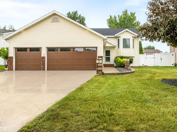 4334 45th Ave S, Fargo, ND 58104