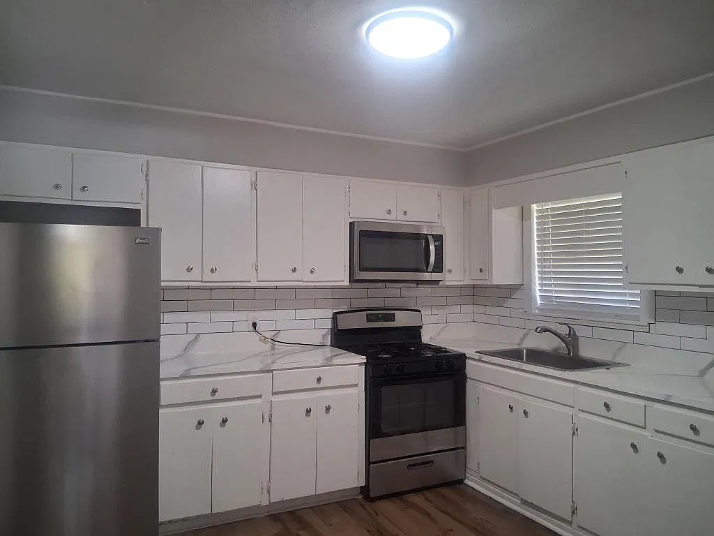 2234 Barrett Ave Unit A — Photo 3