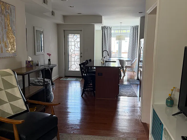 1626 F St NE — Photo 8