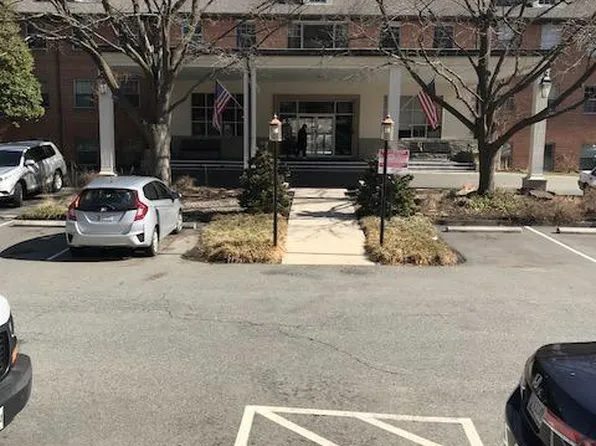 5301 Westbard Cir APT 439, Bethesda, MD 20816