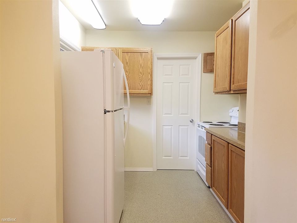 1st image of 803 E D St