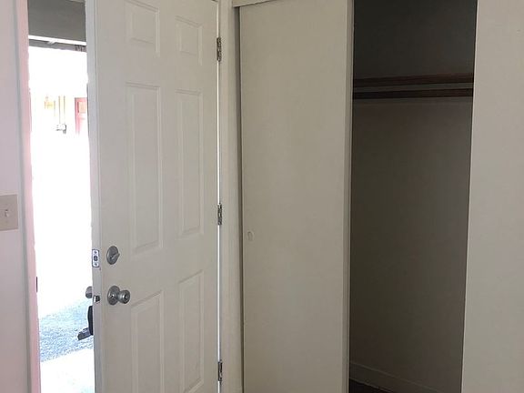 4th image of 510 27th St SE APT 4