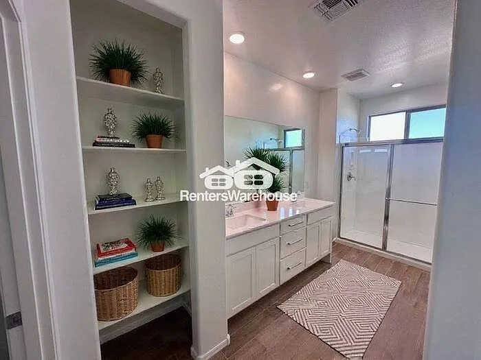17176 W Corrine Dr — Photo 9