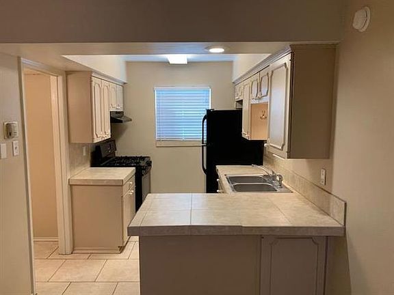 3rd image of 501 W Scharbauer Dr