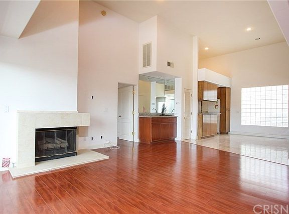 2nd image of 390 S Sepulveda Blvd APT 305