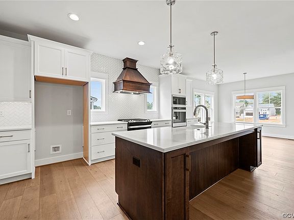 4th image of 12100 Grandview Hill Ct