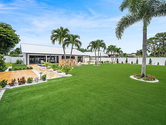 5th image of 1520 SW 17th Street