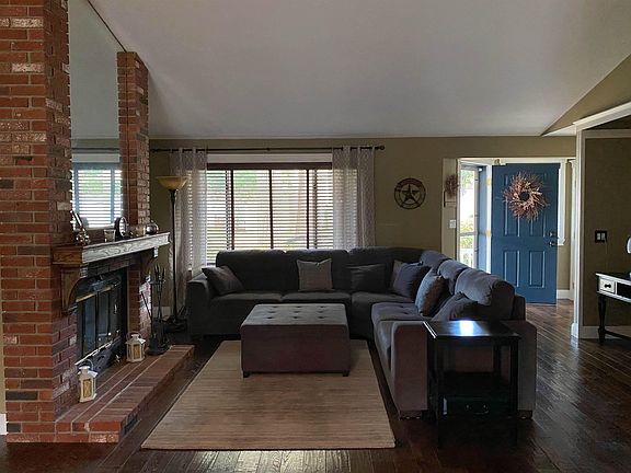 3rd image of 21 Fenwick St #21