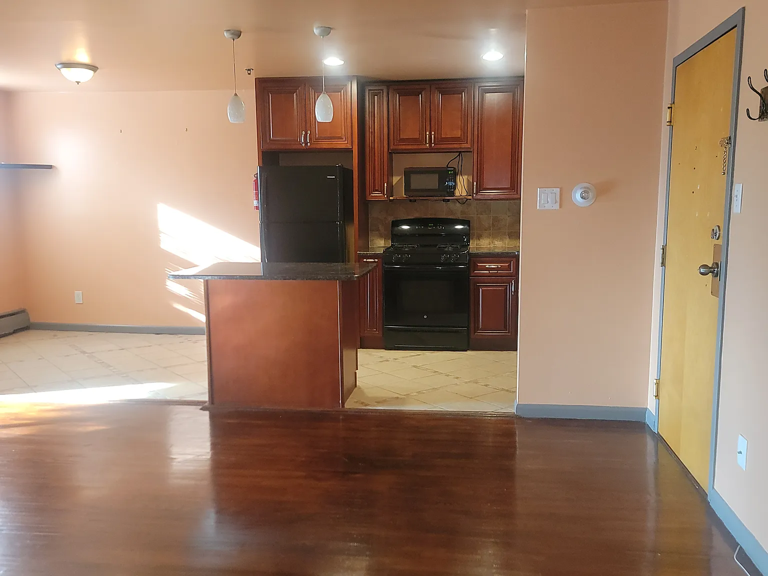 1 bed, 665 sqft, $1,500 — Photo 4