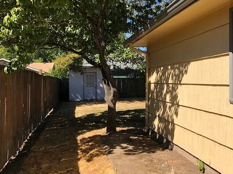 4795 SW Maple Ave — Photo 18