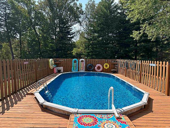2nd image of 775 S Crestwood Dr