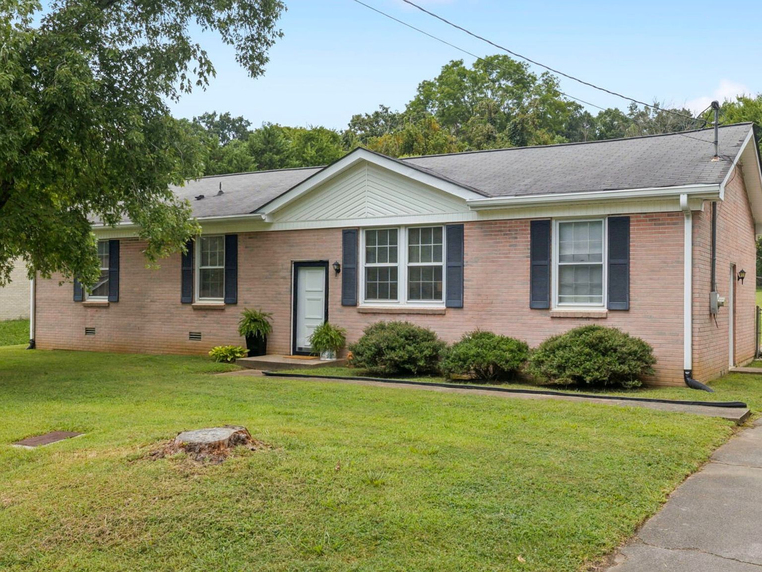 4908 Shadowlawn Dr, Hermitage, TN 37076 | Zillow