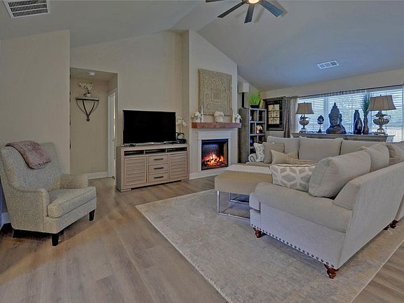 5th image of 155 Joseph Ln