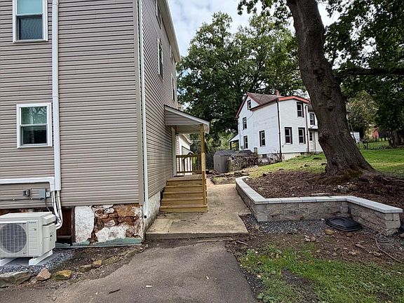 2nd image of 202 Stony Run Rd