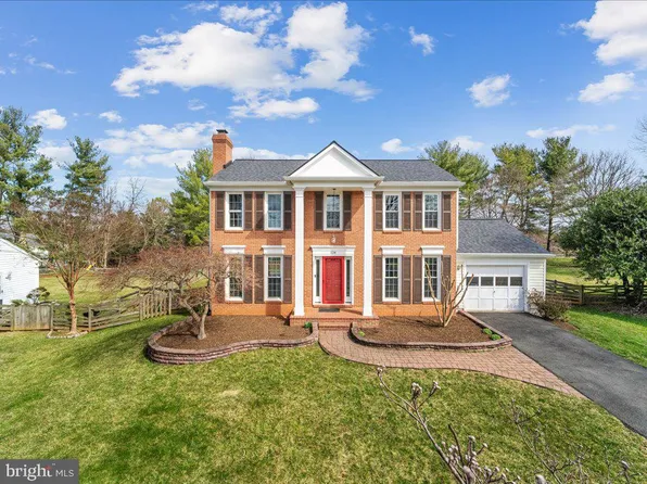 124 Hamilton Rd, Sterling, VA 20165