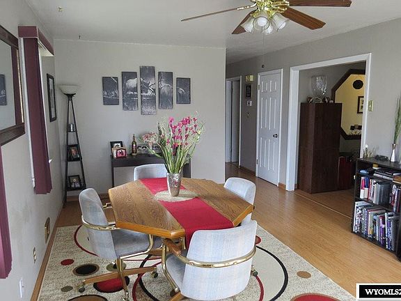 4th image of 922 Sierra Dr