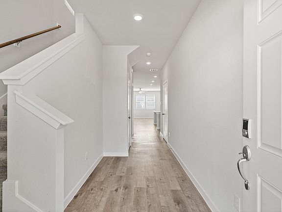 4th image of 2516 Old Glory Ln