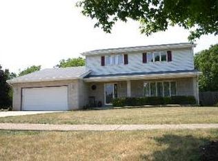 24202 S Iroquois Dr, Channahon, IL 60410