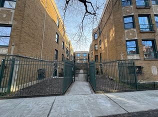 7025 N Sheridan Rd APT 3S, Chicago, IL 60626