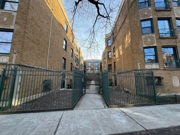 7025 N Sheridan Rd APT 3S, Chicago, IL 60626