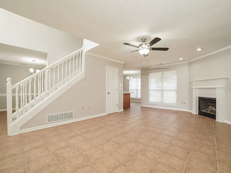7370 Wendy Way — Photo 5
