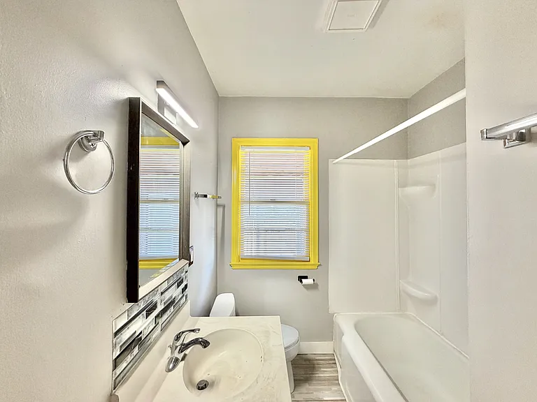 1353 Euclid Ave — Photo 12