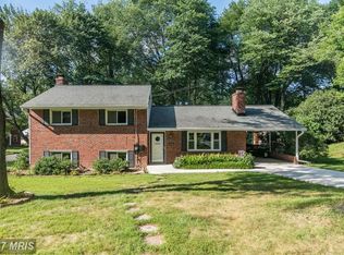 6408 Carolyn Dr, Falls Church, VA 22044
