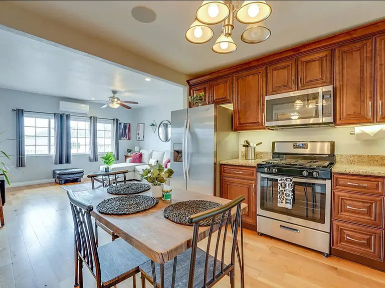 3280 Gillette St — Photo 4