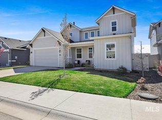 8881 W Snow Wolf Dr, Star, ID 83669