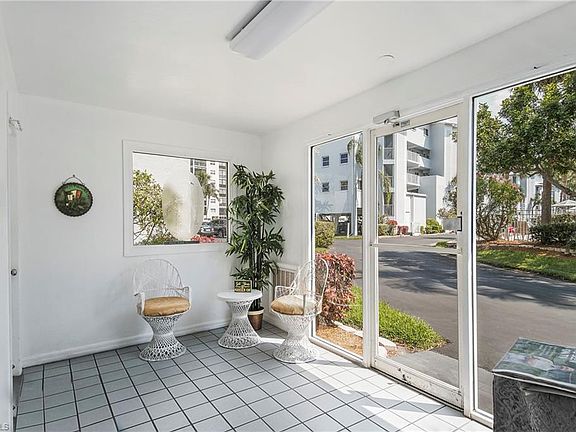 4th image of 4551 Bay Beach Ln APT 453