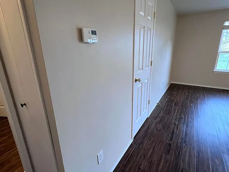 1508 N Waugh Rd — Photo 7