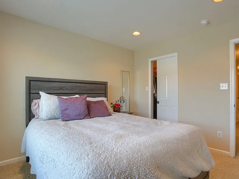 690 Stoverdale Rd — Photo 23