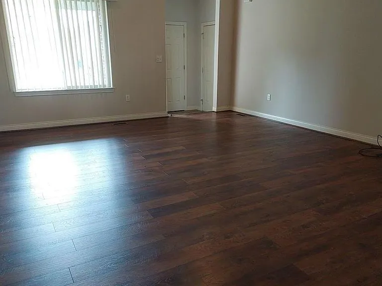 1115 Birchwood Dr — Photo 2