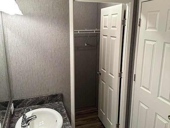 4th image of 17 Gleneagle Dr