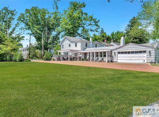2 Maplewood Ave, Cranbury, NJ 08512
