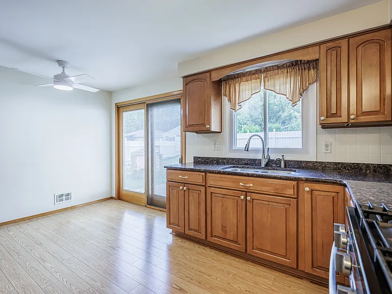 43 Keating Dr — Photo 5
