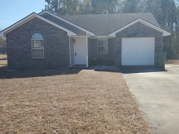 1402 Desert Storm Dr, Hinesville, GA 31313